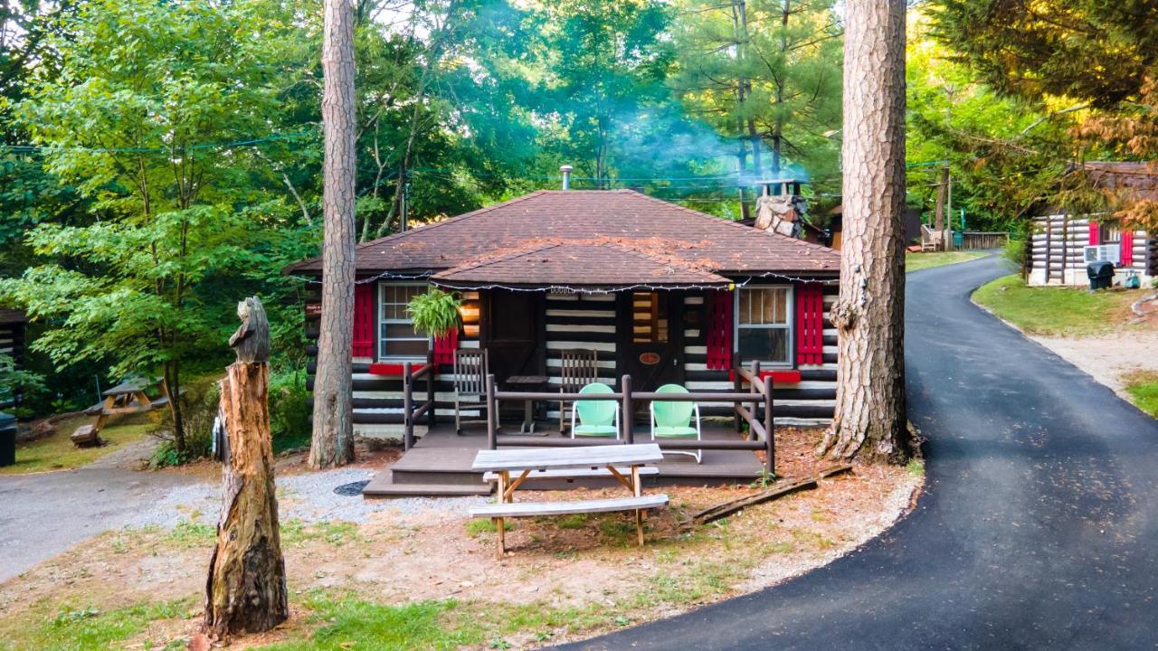 Log Cabin Motor Court Asheville Extérieur photo