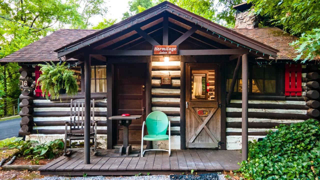 Log Cabin Motor Court Asheville Extérieur photo