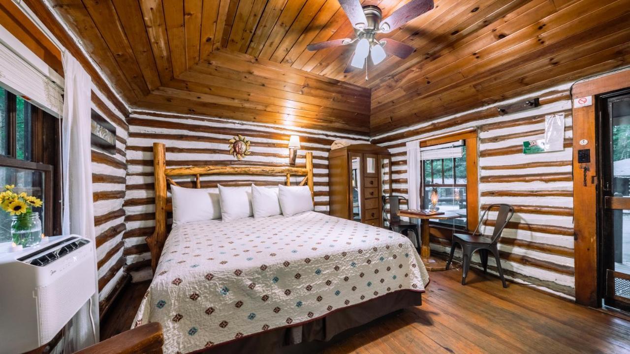 Log Cabin Motor Court Asheville Extérieur photo