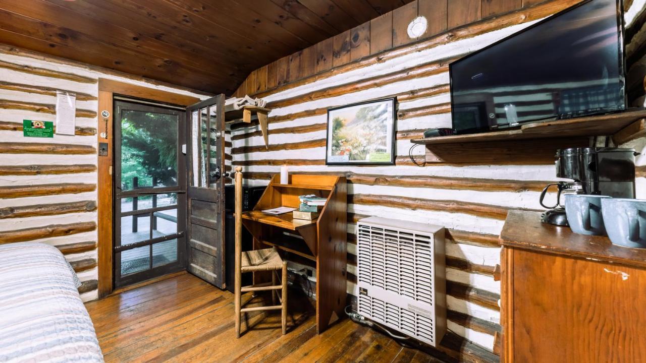 Log Cabin Motor Court Asheville Extérieur photo