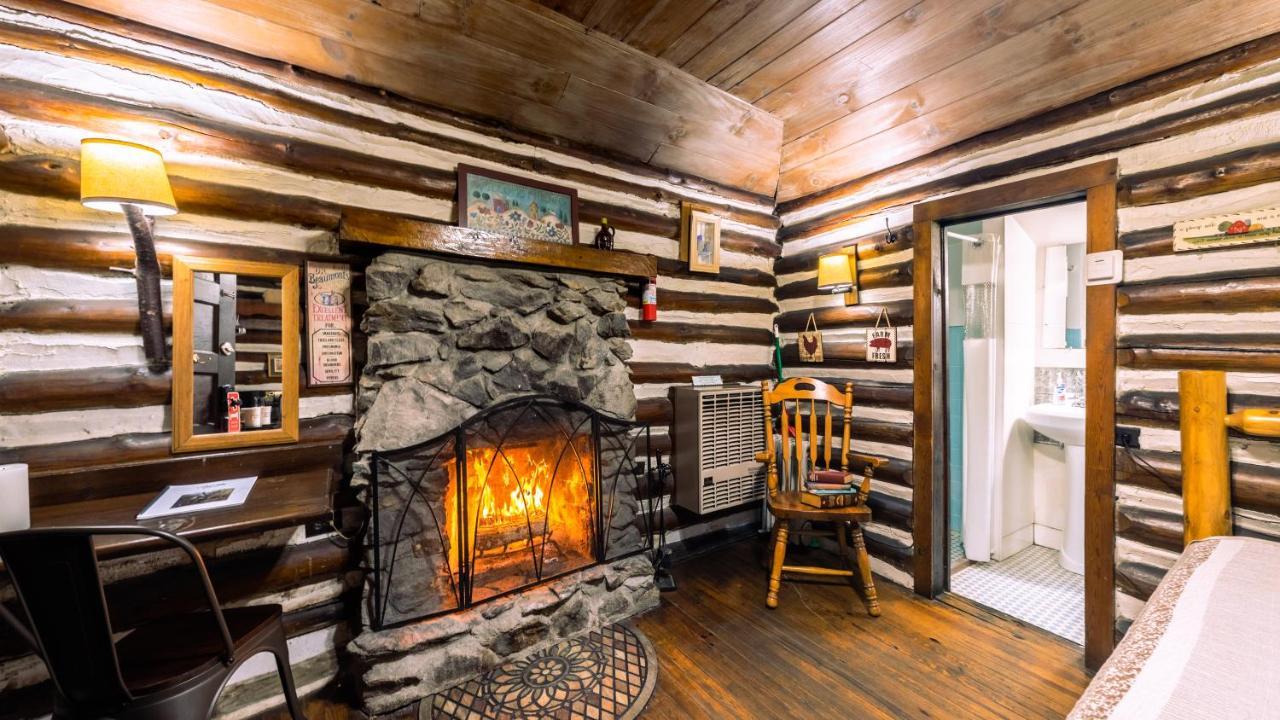 Log Cabin Motor Court Asheville Extérieur photo
