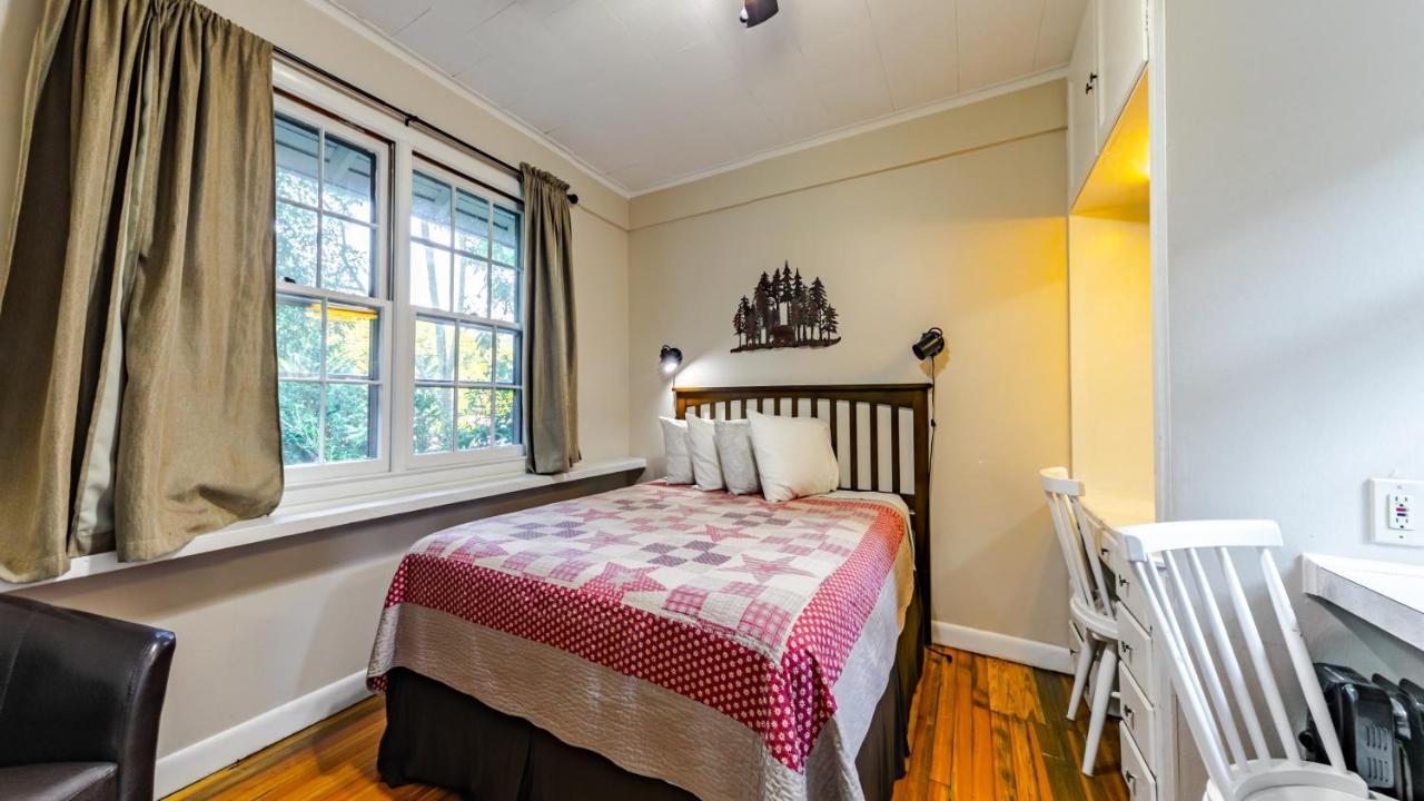 Log Cabin Motor Court Asheville Extérieur photo