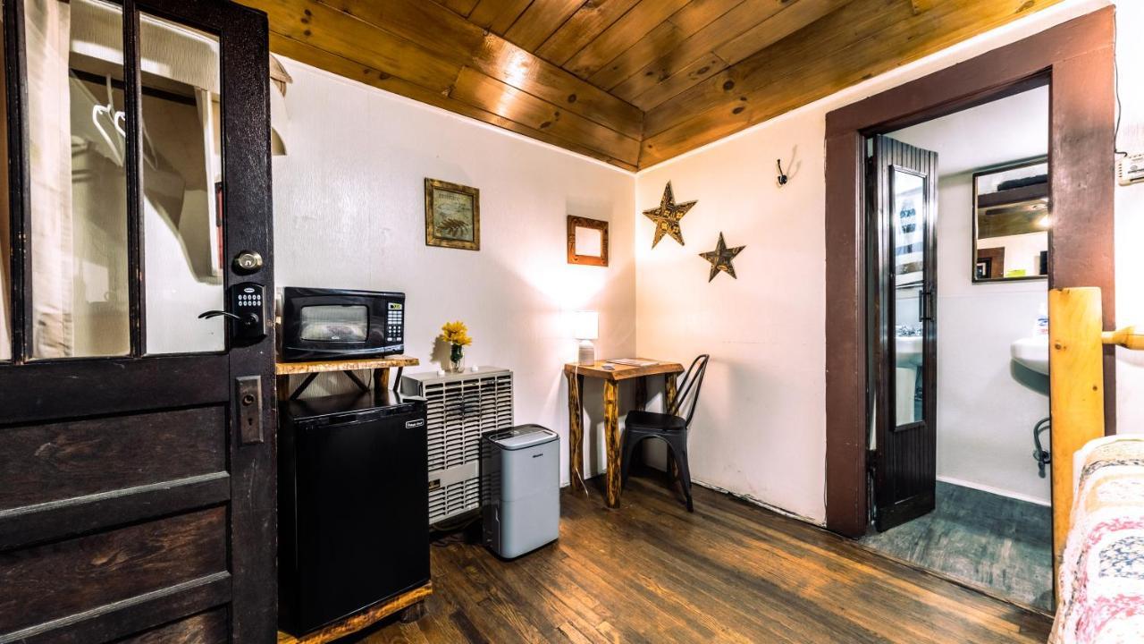 Log Cabin Motor Court Asheville Extérieur photo