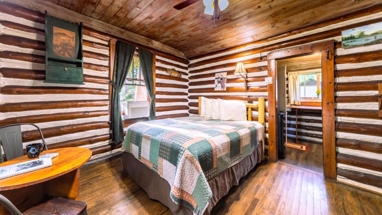 Log Cabin Motor Court Asheville Extérieur photo