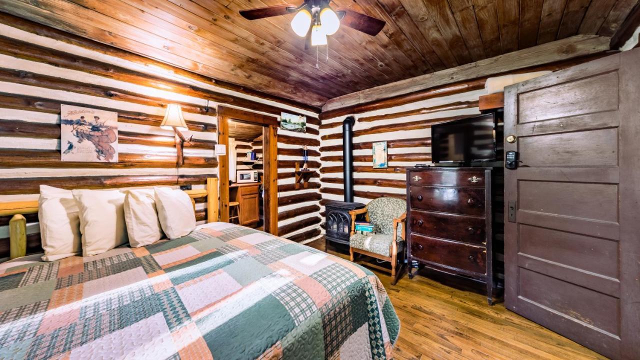 Log Cabin Motor Court Asheville Extérieur photo