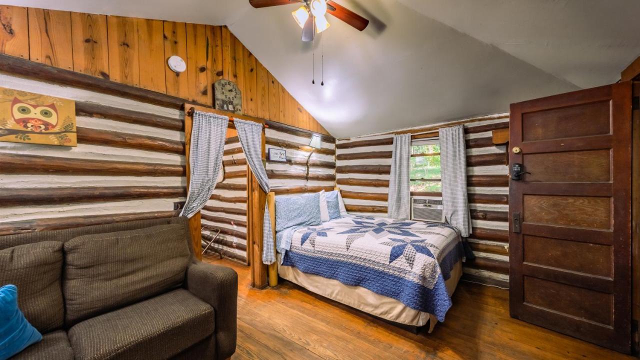 Log Cabin Motor Court Asheville Extérieur photo